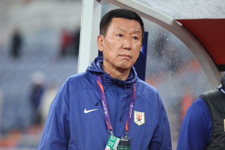 崔康熙：間歇期被抽調(diào)了很多球員訓(xùn)練受影響，國腳每人狀態(tài)不同